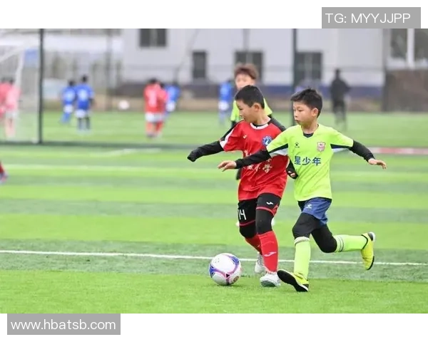 球星颠足球技艺大赛精彩回顾:高手云集展现惊人技巧与创意对决 球星颠足球技艺大赛精彩回顾:高手云集展现惊人技巧与创意对决