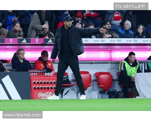 足球场上泪水纵横球星背后的辛酸与坚持令人动容 足球场上泪水纵横球星背后的辛酸与坚持令人动容